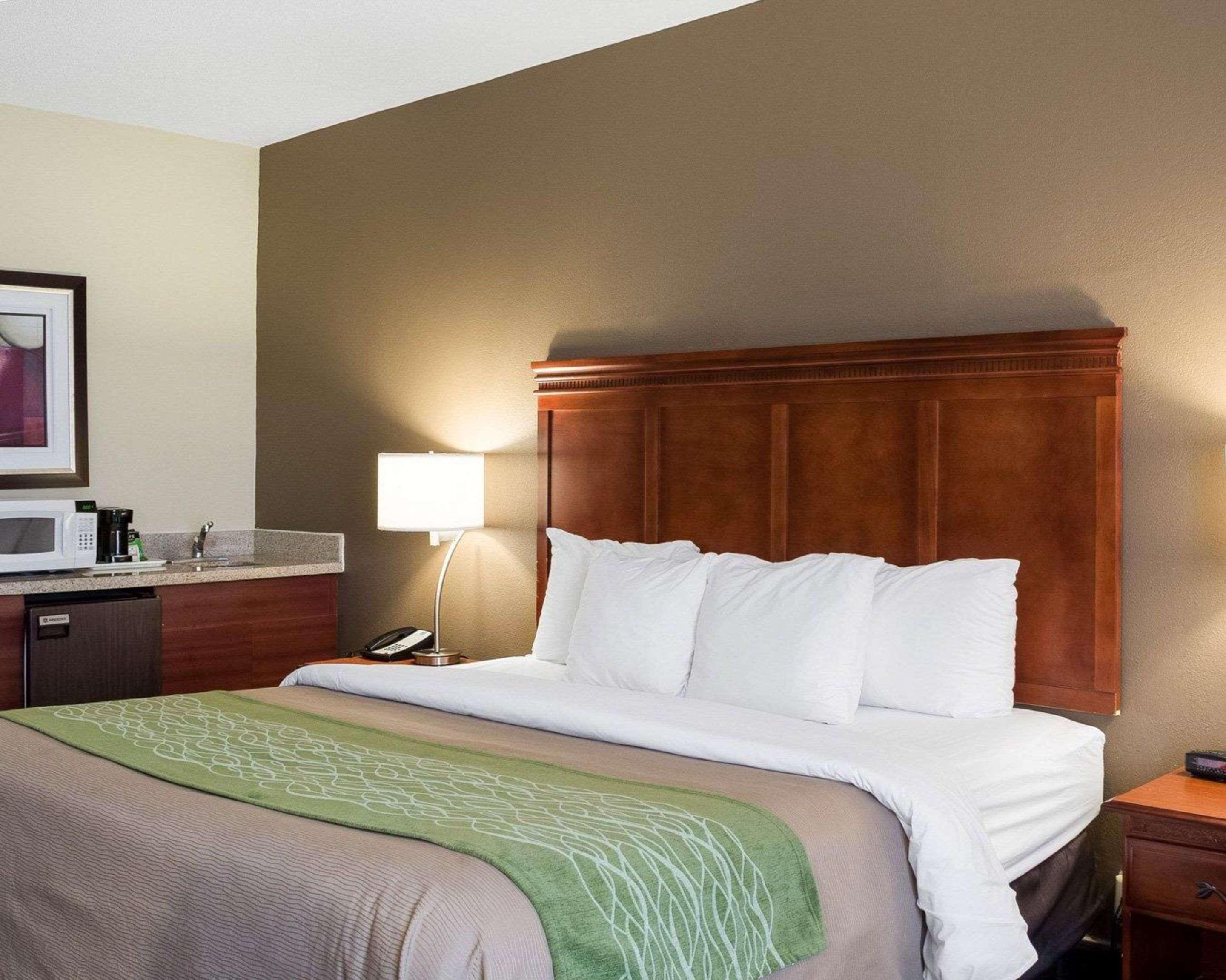 Quality Inn Cleveland Exterior photo