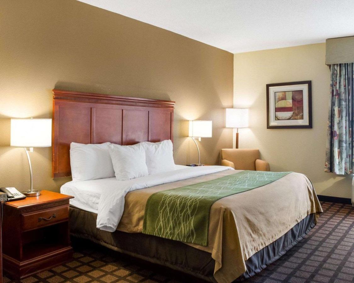 Quality Inn Cleveland Exterior photo