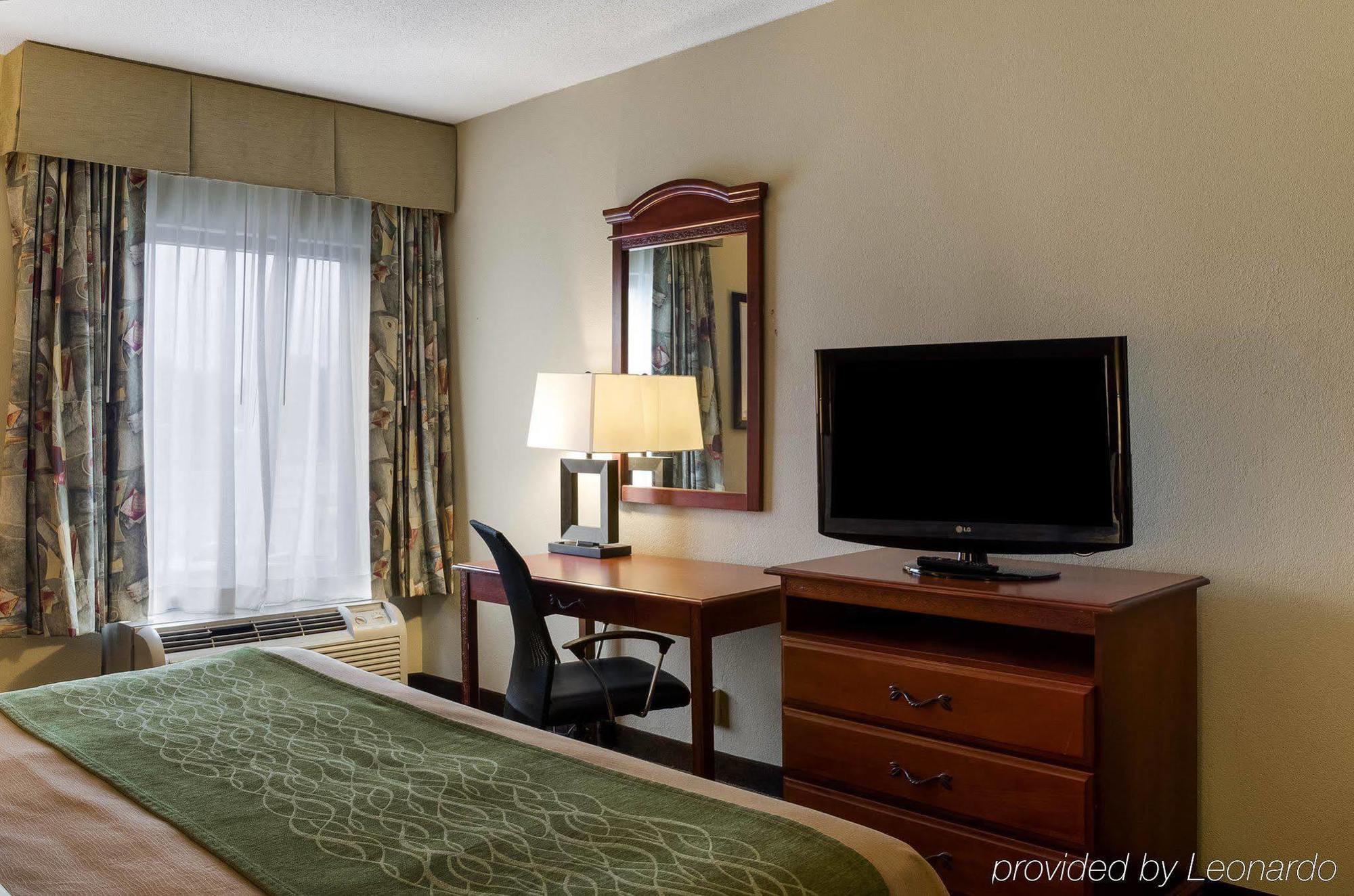 Quality Inn Cleveland Exterior photo
