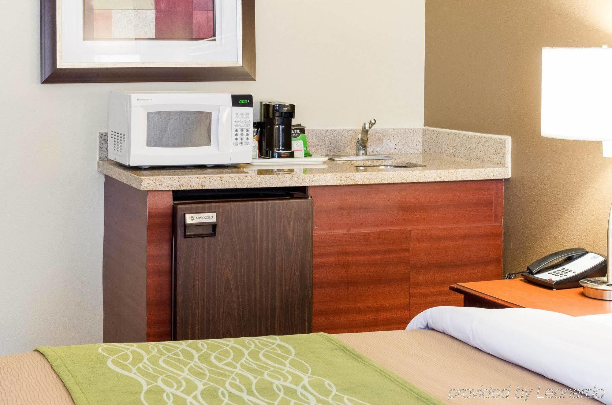 Quality Inn Cleveland Exterior photo